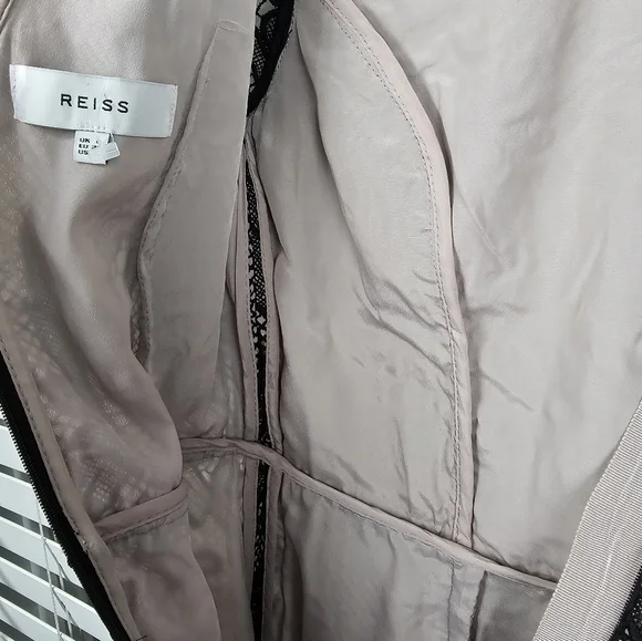 🌞REISS Zola Lace Dress  Black Scalloped Hem V-Back Party Cocktail US 4 - Picture 15 of 16